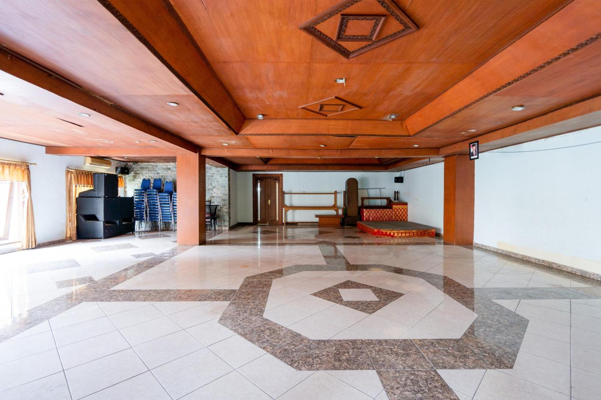 Reddoorz Plus At Mahajaya Hotel Denpasar Экстерьер фото