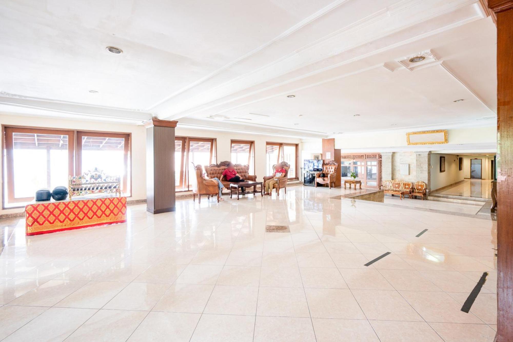 Reddoorz Plus At Mahajaya Hotel Denpasar Экстерьер фото