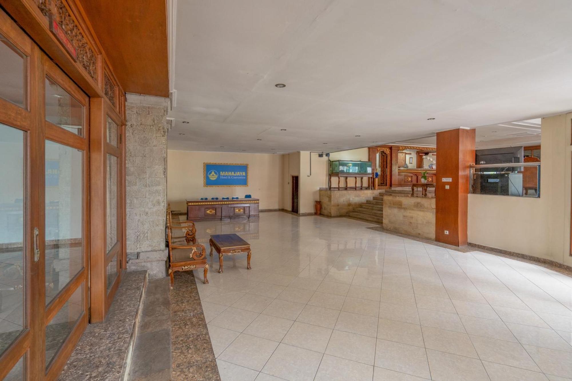 Reddoorz Plus At Mahajaya Hotel Denpasar Экстерьер фото