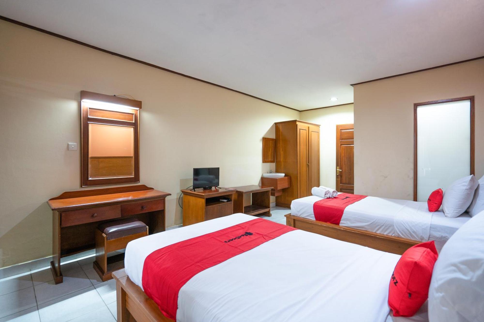 Reddoorz Plus At Mahajaya Hotel Denpasar Экстерьер фото