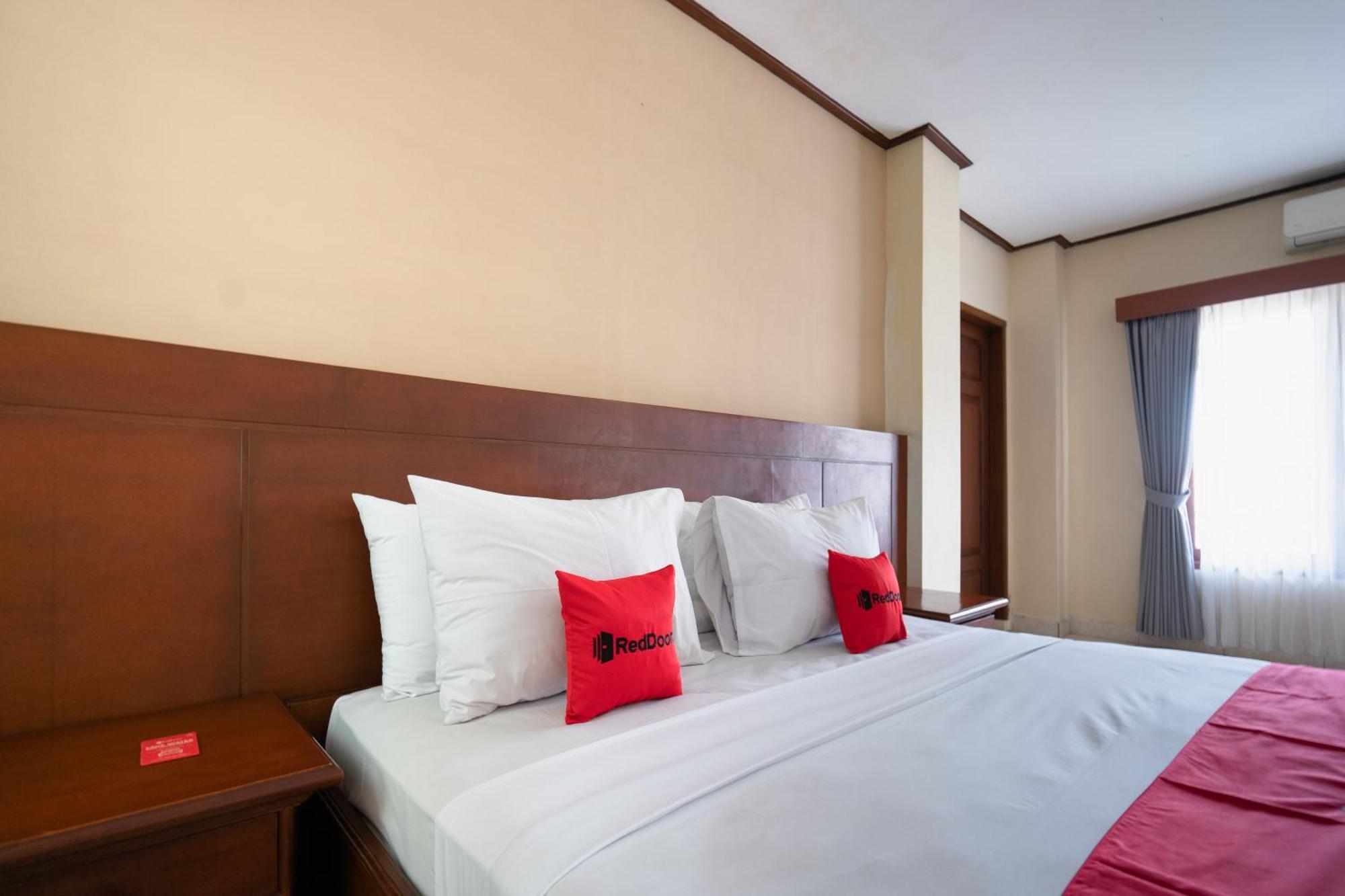 Reddoorz Plus At Mahajaya Hotel Denpasar Экстерьер фото